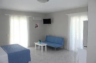 Nautilus Studios & Apartments Kefalonia Island 2*,  Greece